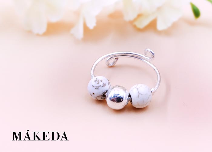 Makeda joyeria, Anillo Ajustable Chapa de Plata y Turquesa Blanca