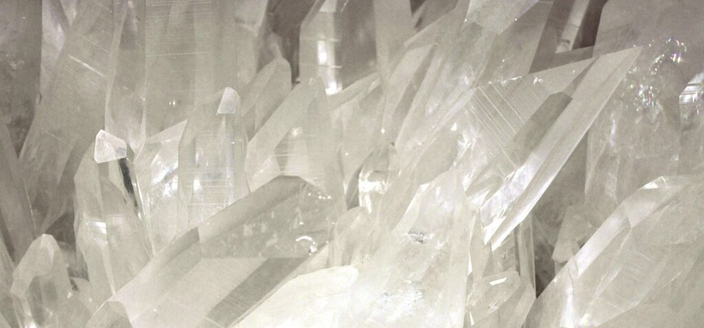 LA MAGIA DEL CUARZO CRISTAL